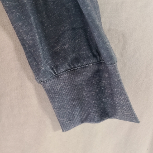 NWOT Heather Gray Small Long Sleeve T-shirt with NINE Swoosh - Picture 4 of 6